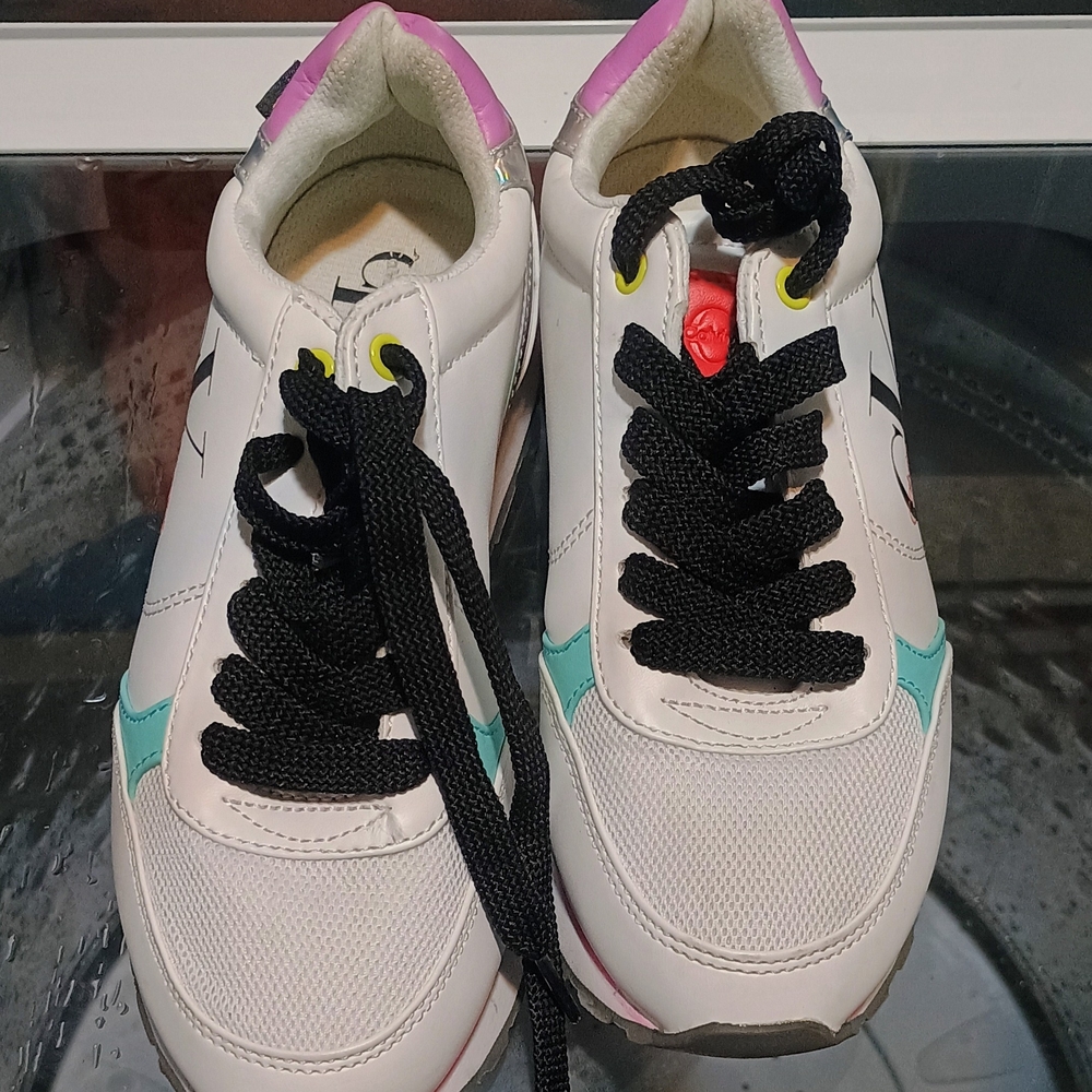 Calvin Klein White Sneakers Sleek Design